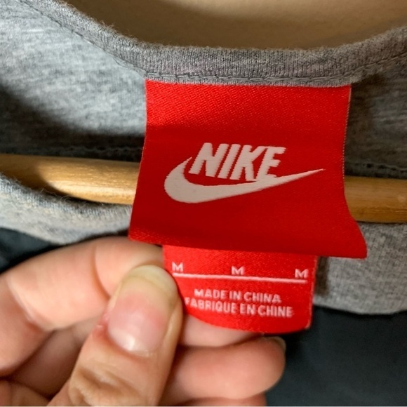 [Nike] Black & Gray Drawstring Waist Mesh Detail  Sleeveless Athletic Tank Top - Picture 5 of 8